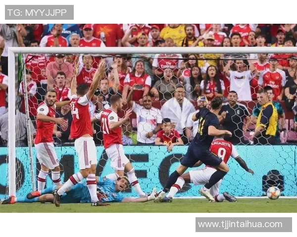 中超热战曼联大胜皇马红牌事件引发全场热议与争议