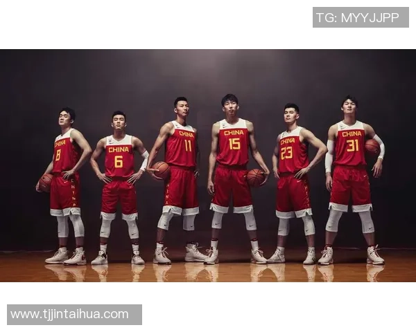 姚明在篮球场上的欢笑瞬间与人生中的快乐时光回忆