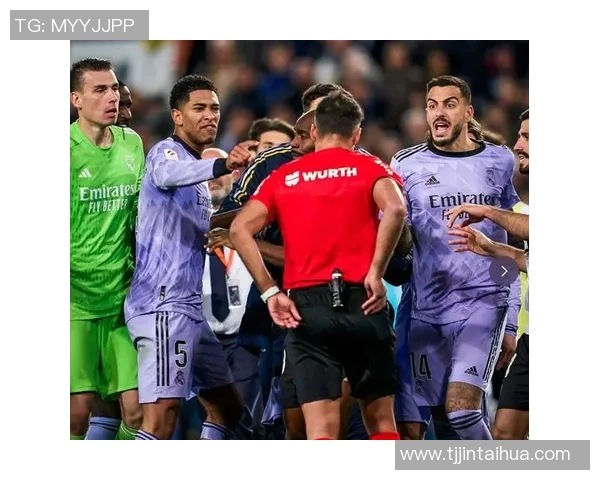 意甲激战：多特蒙德凭神扑绝杀皇马全场沸腾精彩集锦回顾