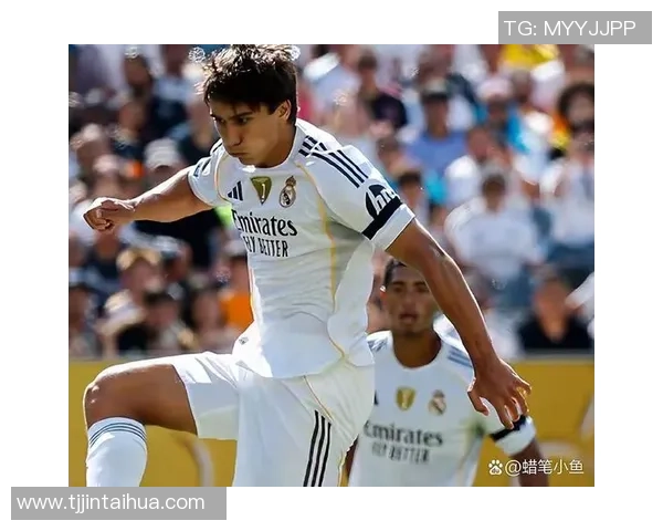 足总杯精彩对决皇马与巴黎圣日耳曼战成平局转会传闻引发关注