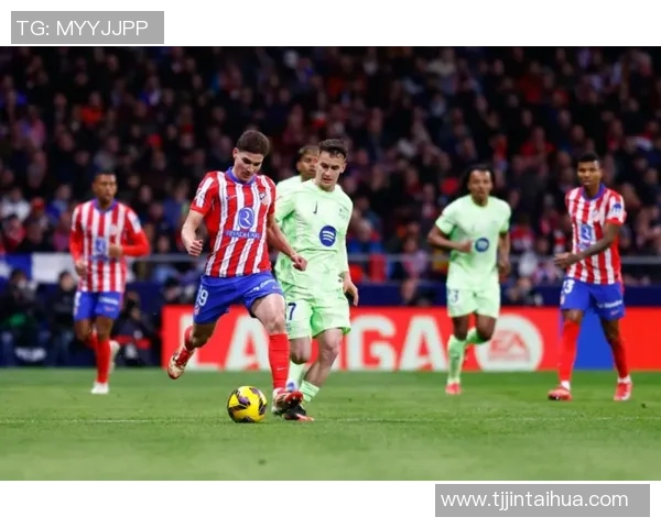 西甲焦点战尤文图斯与巴萨握手言和神奇扑救成比赛亮点