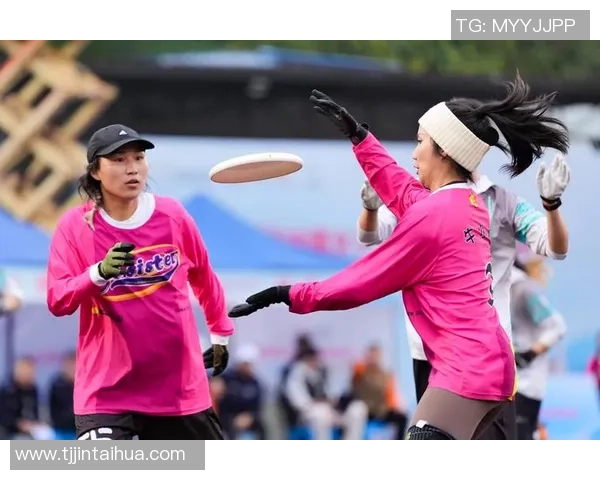 飞盘运动的魅力与挑战:深入探讨西安飞盘队的灵活性与团队合作精神 飞盘运动的魅力与挑战:深入探讨西安飞盘队的灵活性与团队合作精神