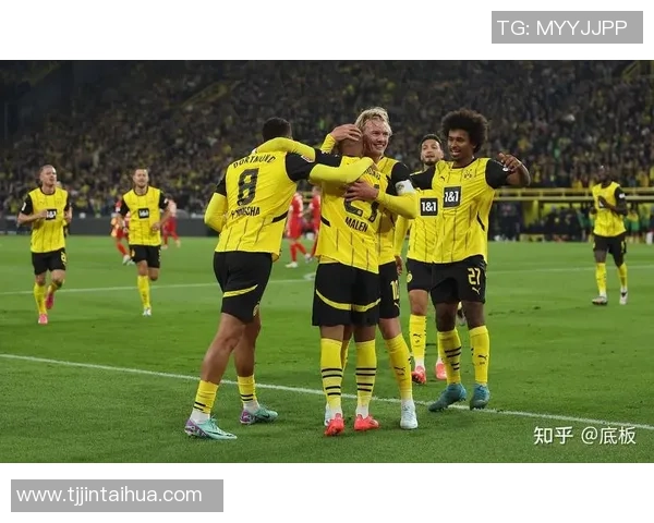 德甲激战莱比锡与多特蒙德战成平局乌龙球引发全场热议与转会传闻 德甲激战莱比锡与多特蒙德战成平局乌龙球引发全场热议与转会传闻
