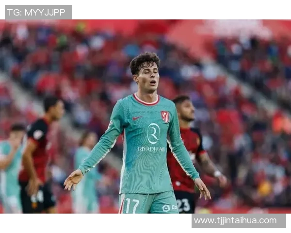 中超精彩对决马竞凭借红牌争议以一球小胜曼联全场回顾 中超精彩对决马竞凭借红牌争议以一球小胜曼联全场回顾