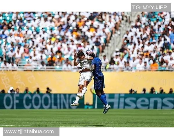 西甲激战皇马凭借点球战胜国米全场沸腾瞬间回顾