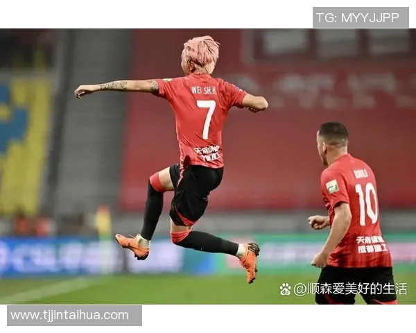 中超焦点战曼联与拜仁激战成和补时进球引发全场狂欢